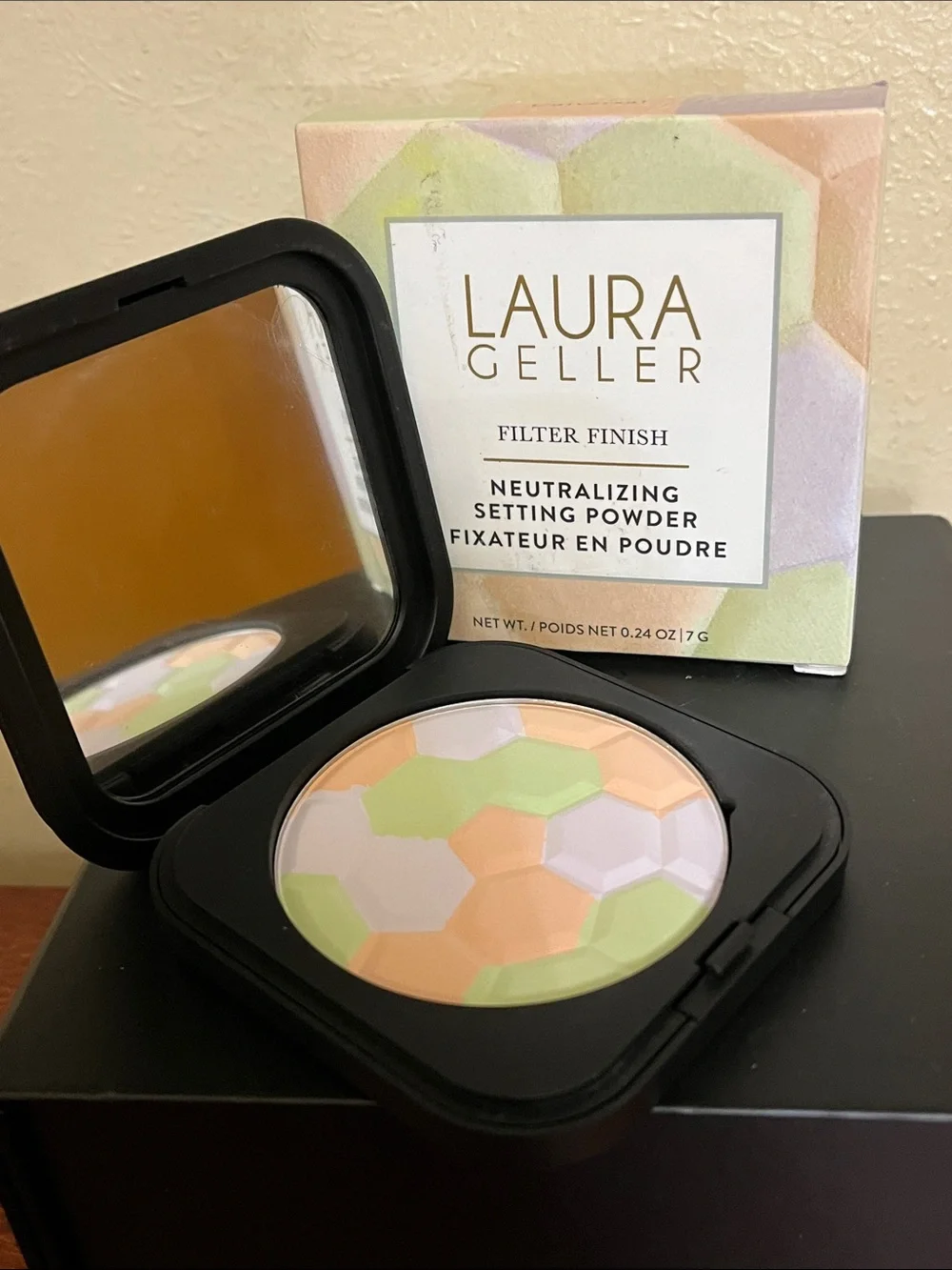 Laura Geller filter finish neutralizing setting powder